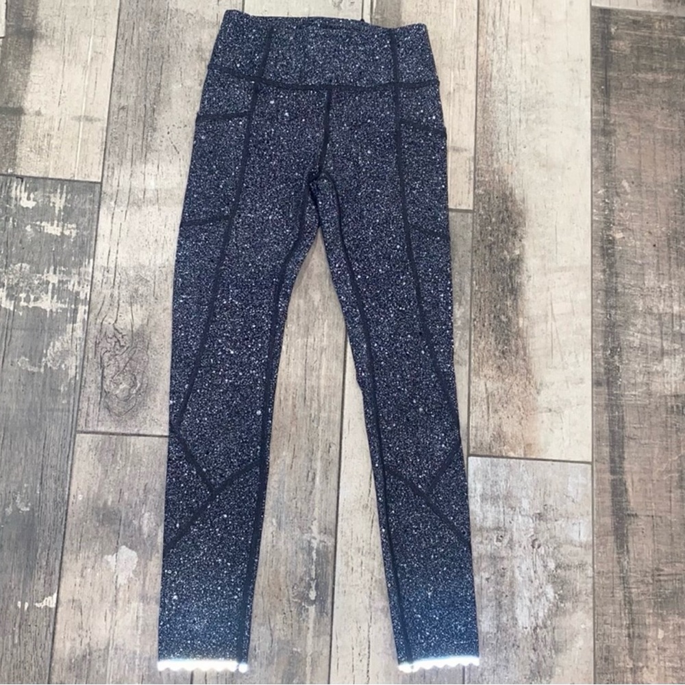 lululemon adorable spotted leggings! :) very rare and not sold anymore